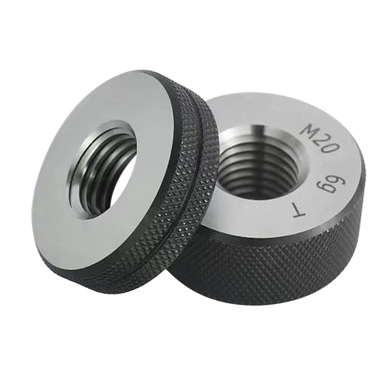 A menetek ellenőrzése menetgyűrűs mérőműszerrel vagy dugaszmérővel